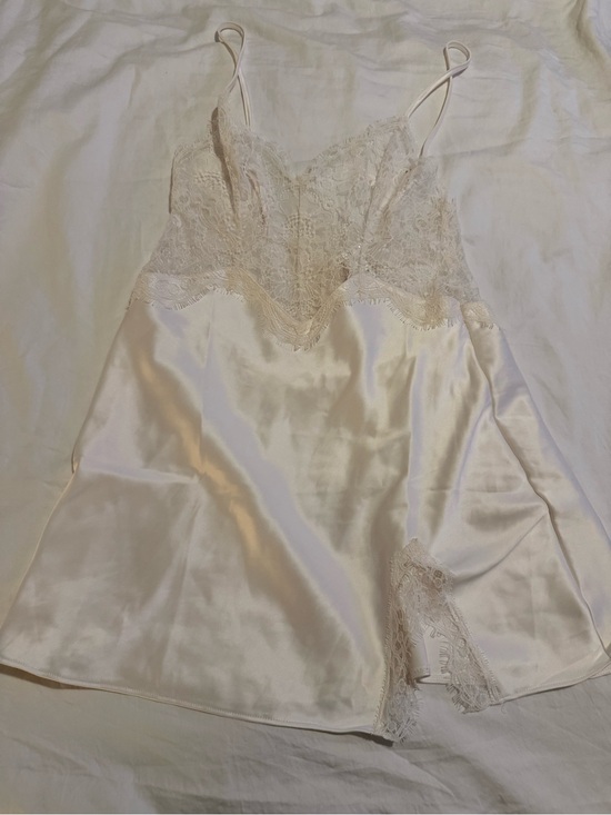 Victoria's Secret Other - VS Women's Lace Satin Chemise - Cream blush NWT 0796